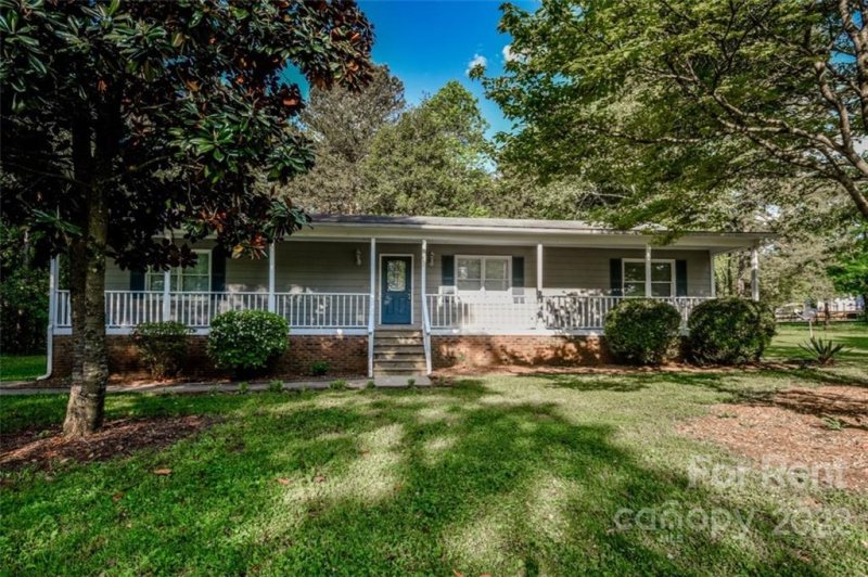 Property image 3 at 7730 Deer Track Drive, Denver, NC 28037