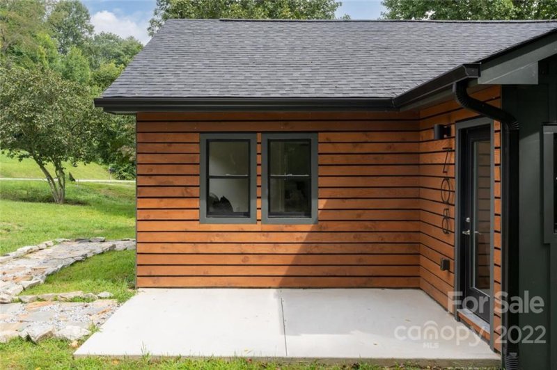 Property image 4 at 708 Halsbury Avenue, Hendersonville, NC 28791