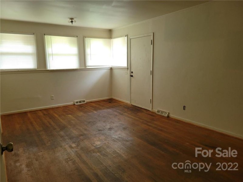 Property image 2 at 3103 Minnesota Road, Charlotte, NC 28208