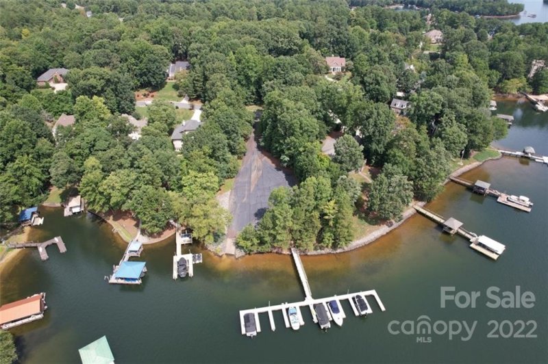 Property image 2 at 15 Westbay Road, Denver, NC 28037