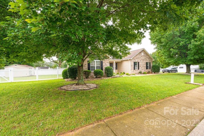 Property image 3 at 3239 St Vincent Drive, Claremont, NC 28610