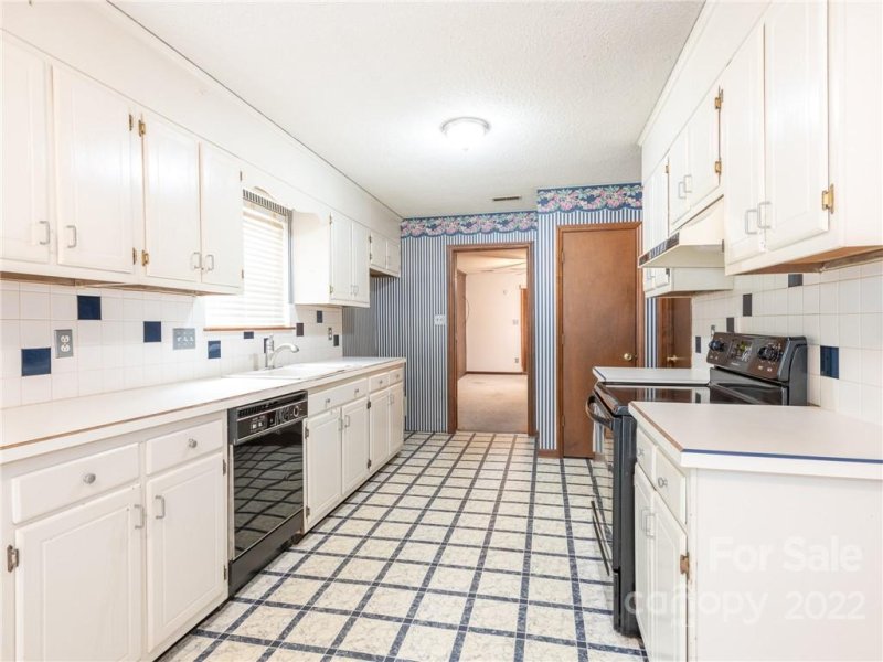 Property image 4 at 4601 Butterwick Lane, Charlotte, NC 28212