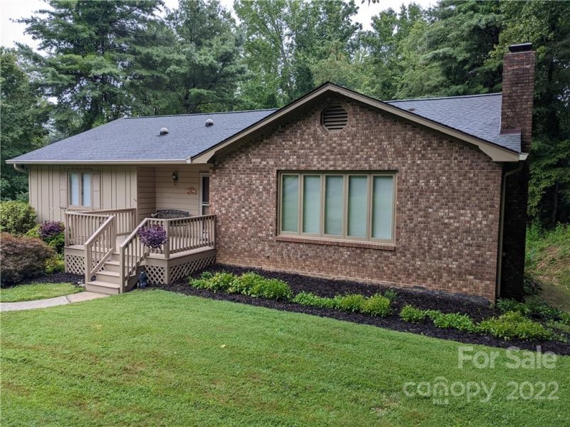 Property image 3 at 299 Viewcrest Drive, Hendersonville, NC 28739