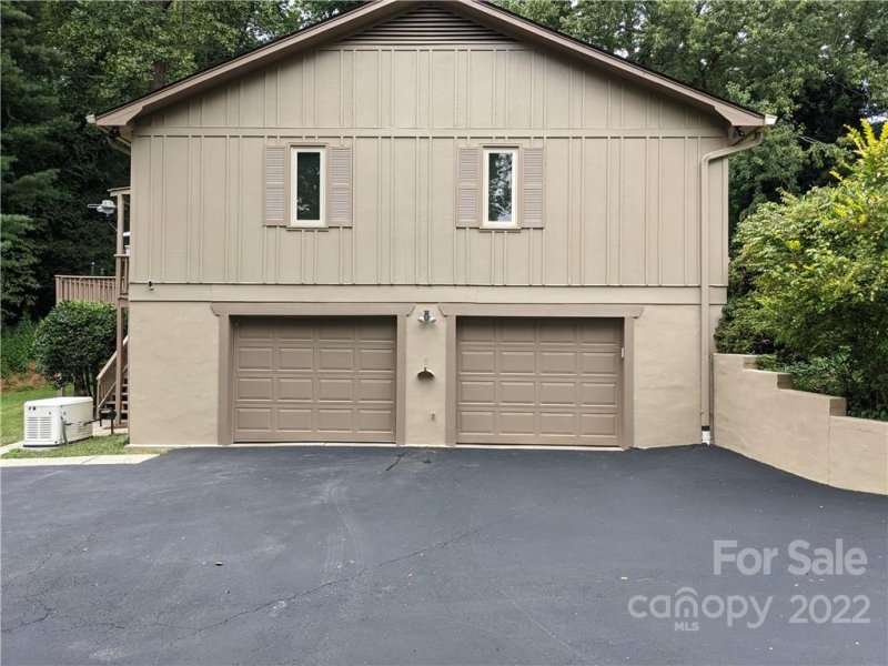 Property image 5 at 299 Viewcrest Drive, Hendersonville, NC 28739