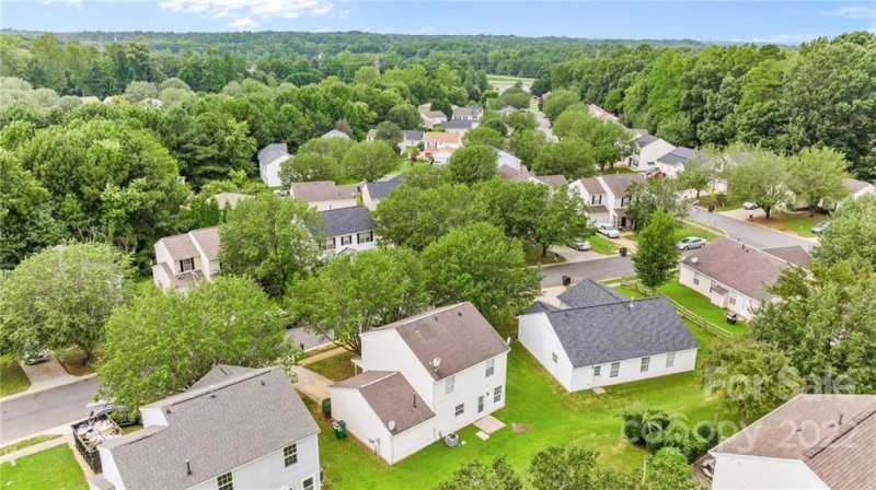 Property image 2 at 2320 Hope Valley Lane, Charlotte, NC 28213