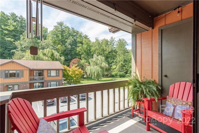 Property image 4 at 1753 D Haywood Manor Road, Hendersonville, NC 28791