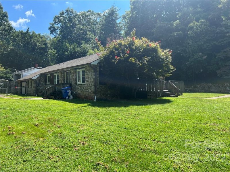 Property image 2 at 75 Raleigh Road, Asheville, NC 28803