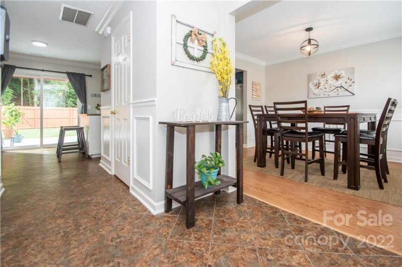 Property image 3 at 1510 Highfield Court, Charlotte, NC 28216