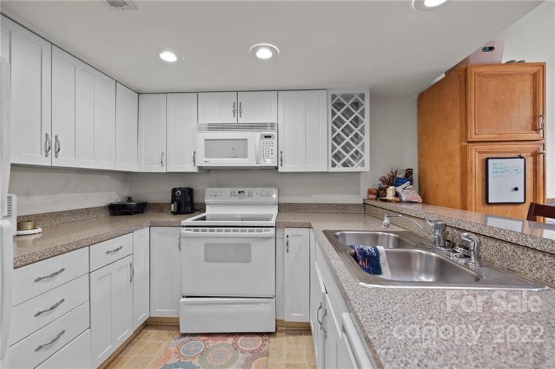 Property image 3 at 1832 J Julian Lane, Charlotte, NC 28208