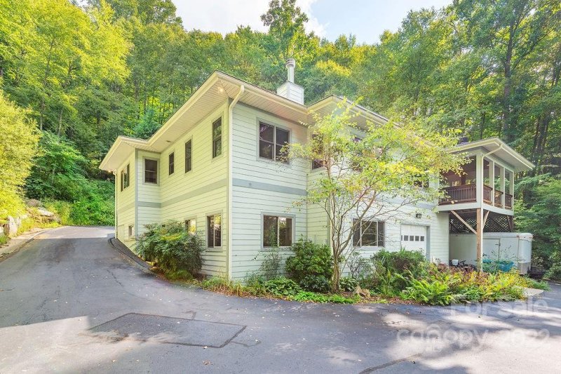Property image 2 at 24 Ridgeview Way, Asheville, NC 28803