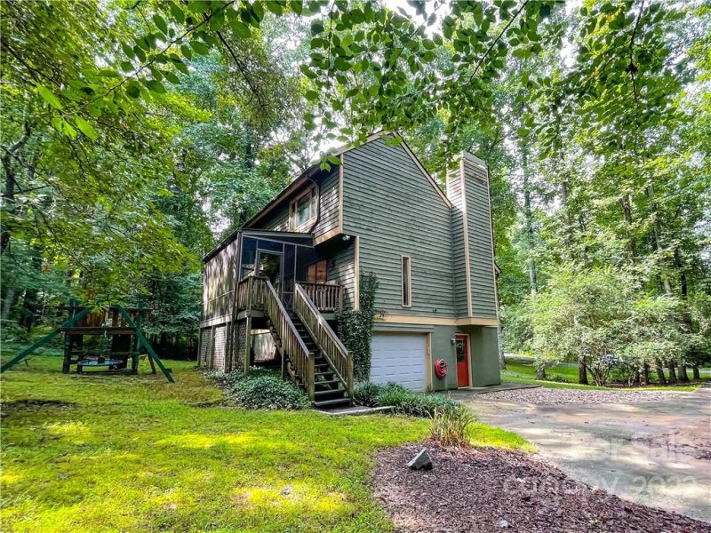 Property image 3 at 29 Oak Leaf Drive, Fletcher, NC 28732