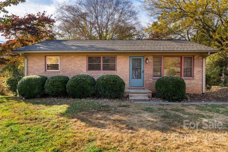 Property image 2 at 23 Birchwood Lane, Asheville, NC 28805