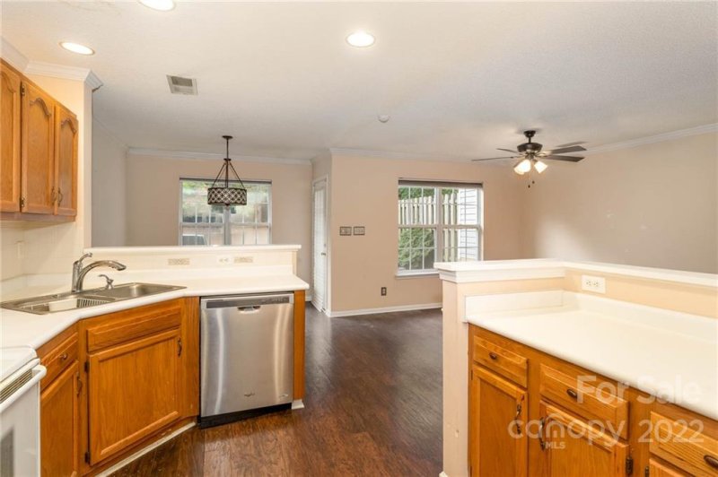 Property image 4 at 8235 Southgate Commons Drive, Charlotte, NC 28277