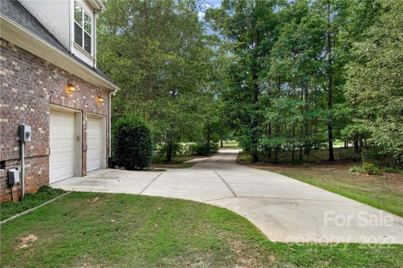 Property image 4 at 301 Brigadier Drive, Clover, SC 29710