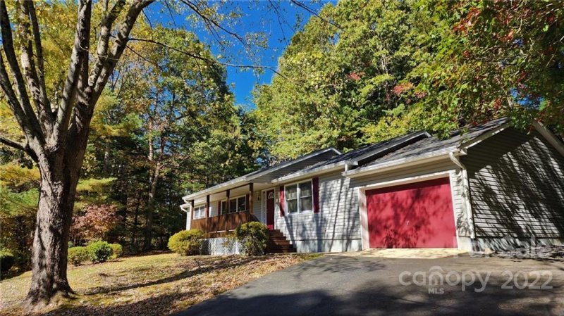 Property image 2 at 127 Cinnamon Way, Flat Rock, NC 28731