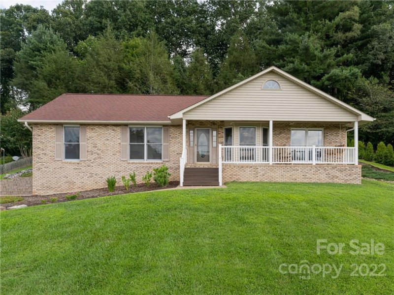 Property image 2 at 125 Mountain Valley Drive, Hendersonville, NC 28739