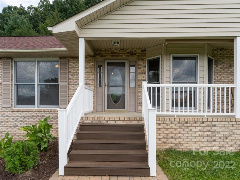 Property image 4 at 125 Mountain Valley Drive, Hendersonville, NC 28739