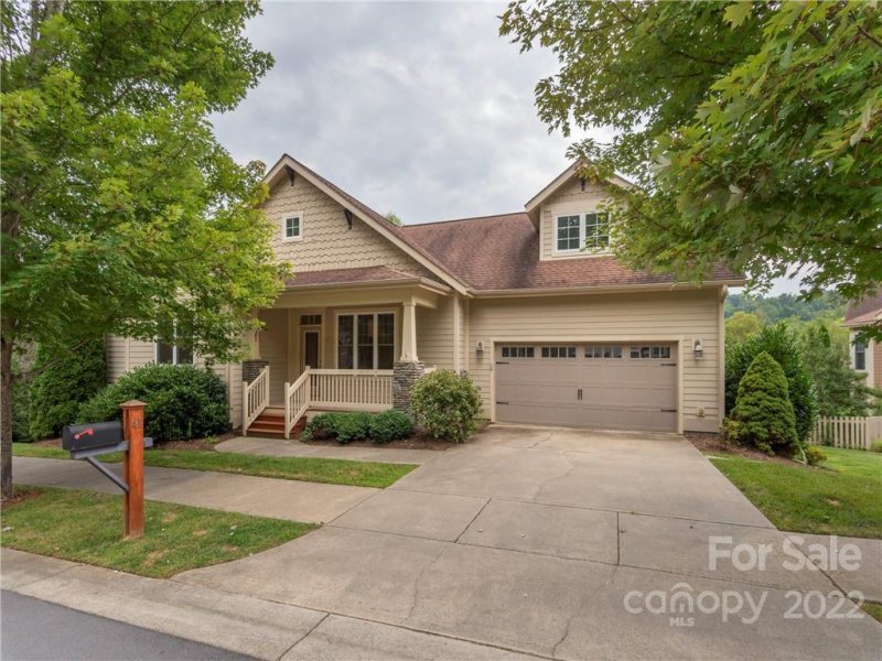 41 Pinebrook Club Drive