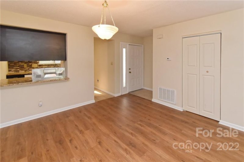 Property image 5 at 8027 Charter Oak Lane, Charlotte, NC 28226