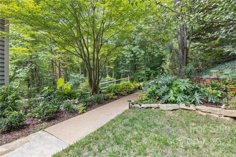 Property image 4 at 207 Blue Ridge Vista, Asheville, NC 28805