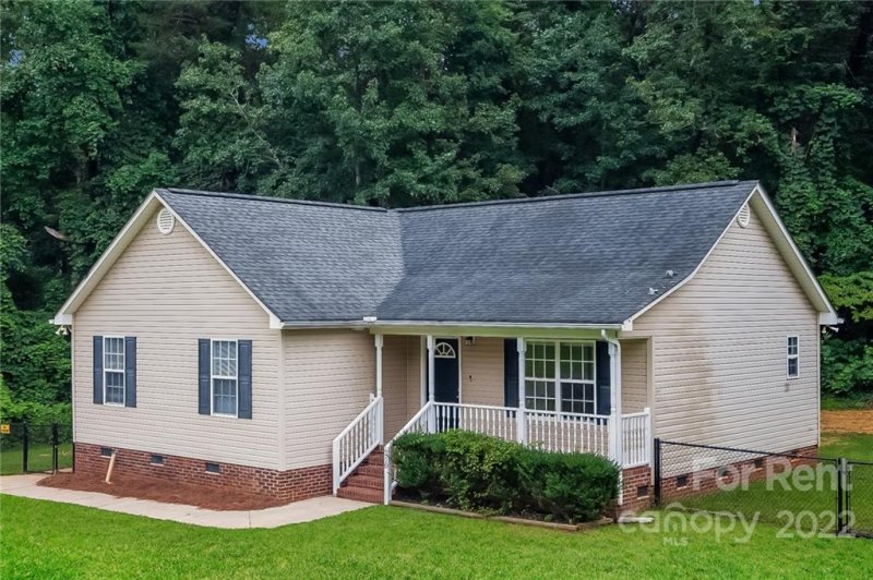 Property image 2 at 210 Dover Drive, Bessemer City, NC 28016