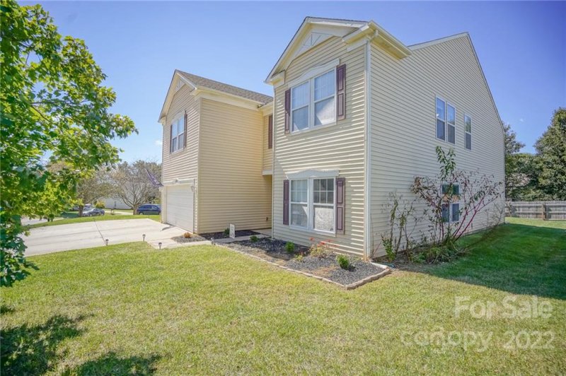 Property image 3 at 1970 Leesburg Drive, Clover, SC 29710