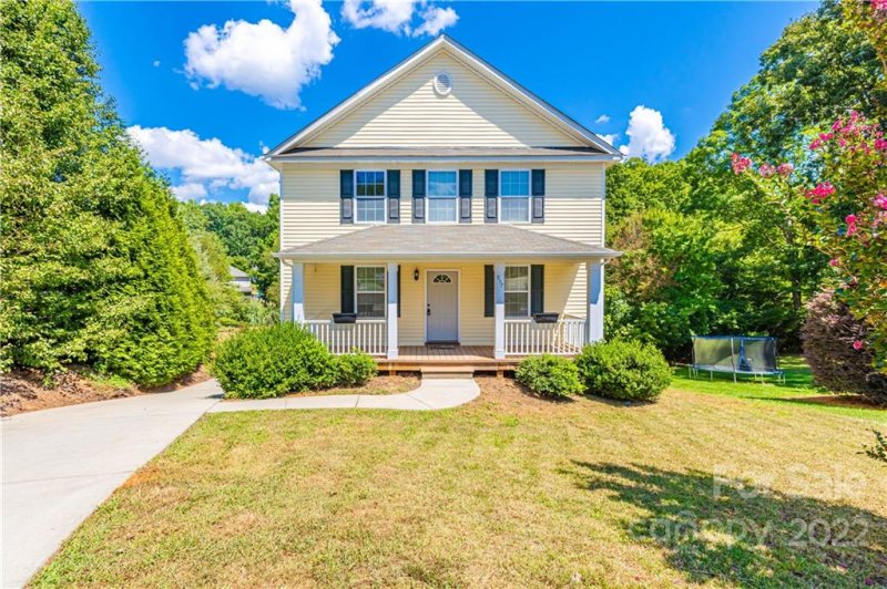 957 Poplar Forest Ridge