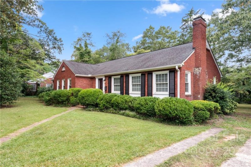 1107 Evergreen Circle