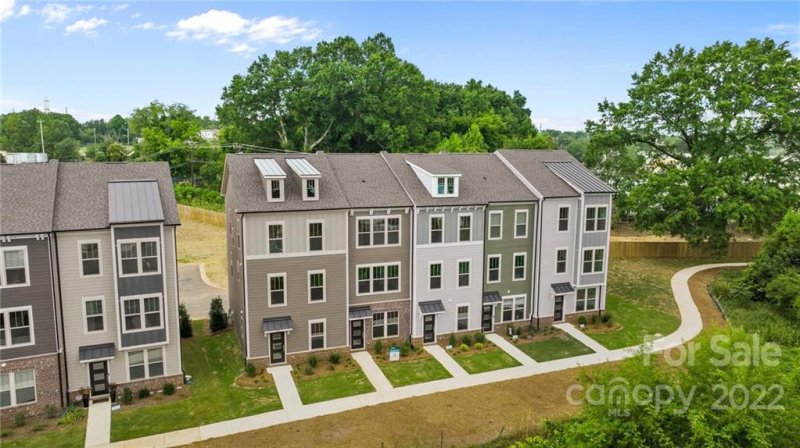 Property image 2 at 430 Simeon Drive, Charlotte, NC 28208