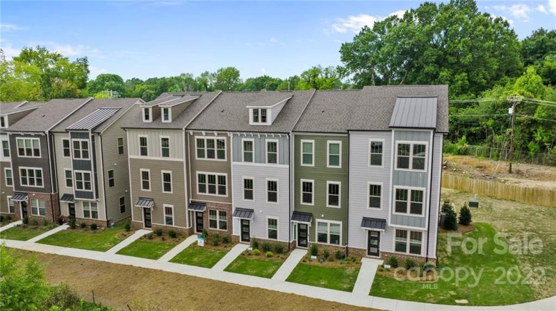 Property image 3 at 430 Simeon Drive, Charlotte, NC 28208