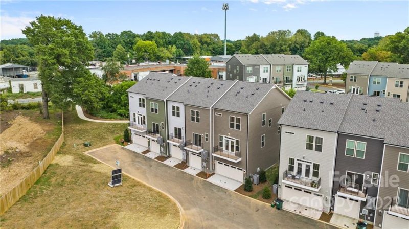 Property image 4 at 430 Simeon Drive, Charlotte, NC 28208