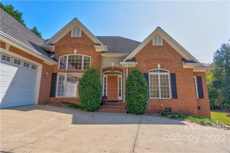 Property image 2 at 111 Ridgecrest Drive, Cherryville, NC 28021