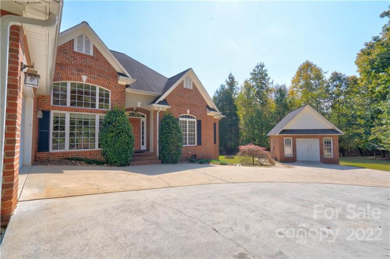 Property image 3 at 111 Ridgecrest Drive, Cherryville, NC 28021