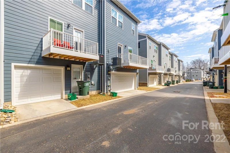 Property image 5 at 1225 Ashbury Street, Charlotte, NC 28216