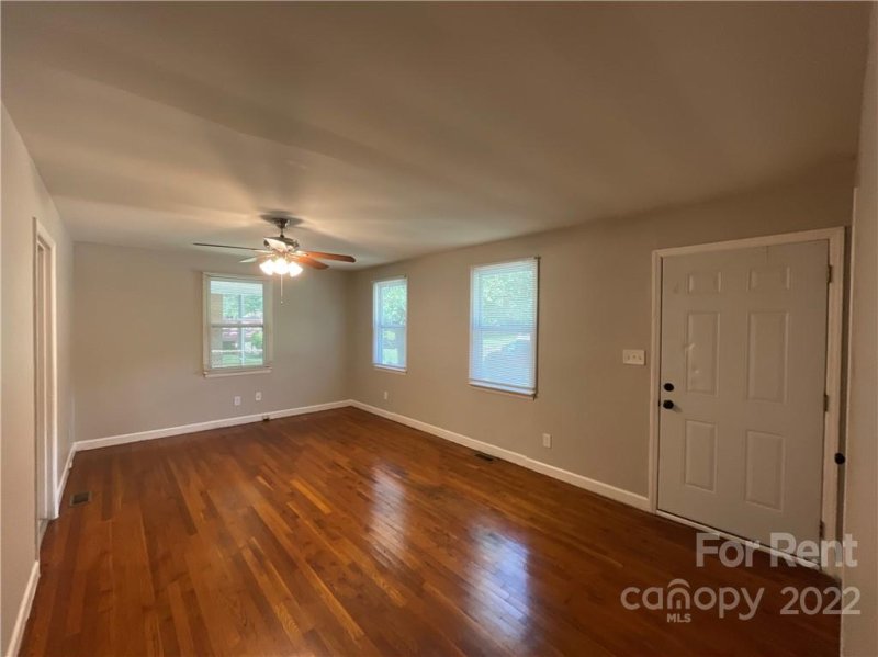 Property image 2 at 2701 Ravencroft Drive, Charlotte, NC 28208