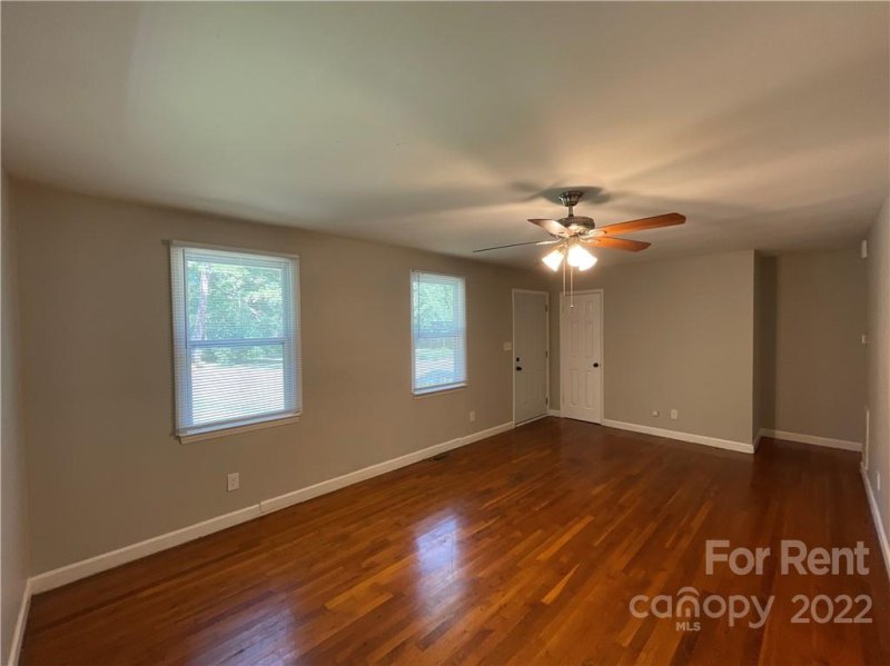 Property image 3 at 2701 Ravencroft Drive, Charlotte, NC 28208