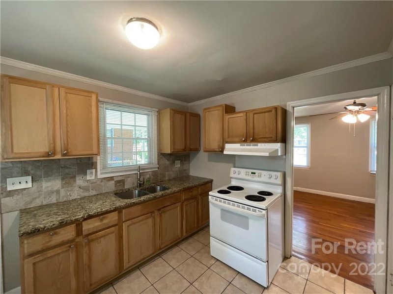 Property image 5 at 2701 Ravencroft Drive, Charlotte, NC 28208