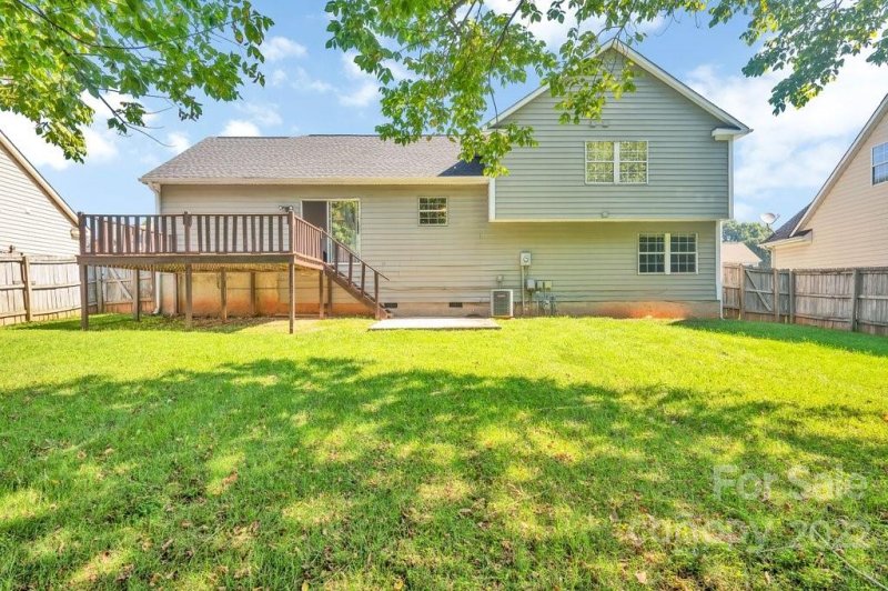 Property image 4 at 1023 Yorkdale Drive, Charlotte, NC 28217