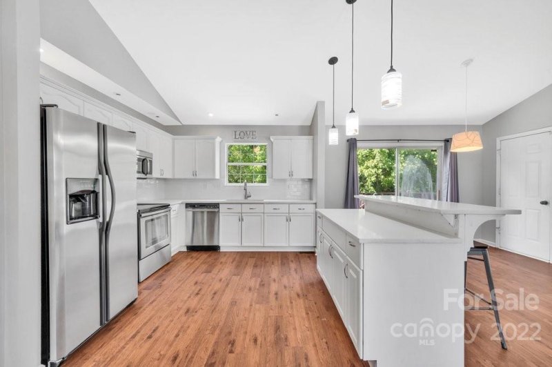 Property image 5 at 1023 Yorkdale Drive, Charlotte, NC 28217