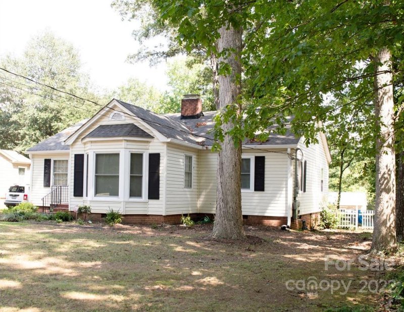 Property image 2 at 403 Woodside Drive, Shelby, NC 28150