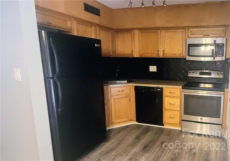 Property image 3 at 921 Nottingham Drive, Gastonia, NC 28054