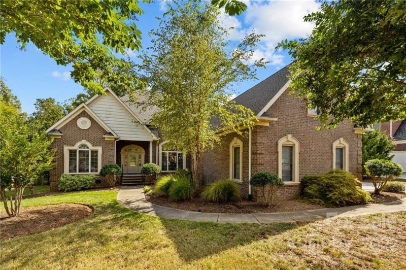 Property image 5 at 5897 Four Wood Drive, Matthews, NC 28104