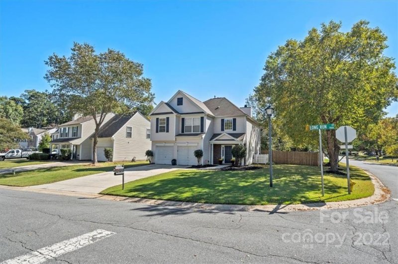 Property image 2 of 7027 Long Run Lane in Chastain Walk, Charlotte, NC 28216