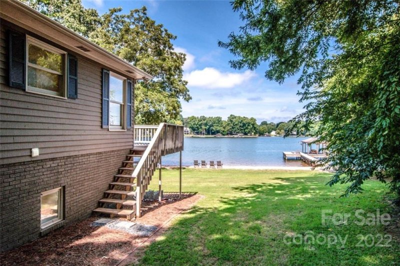 Property image 5 at 300 Ponderosa Circle, Mooresville, NC 28117