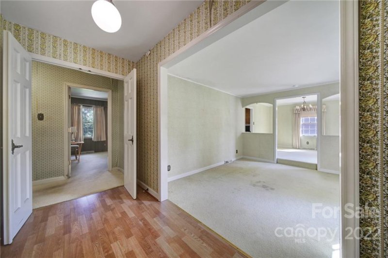 Property image 3 at 1416 Mcilroy Road, Charlotte, NC 28212