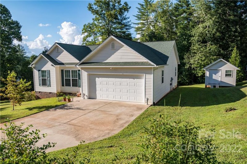 Property image 3 at 225 Forest Glen Way, Morganton, NC 28655