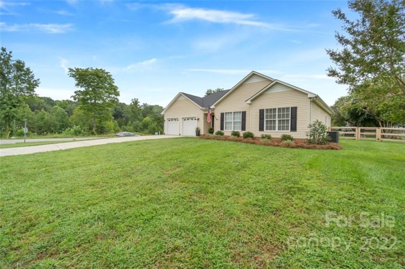 Property image 2 at 103 Park Vista Drive, Troutman, NC 28166