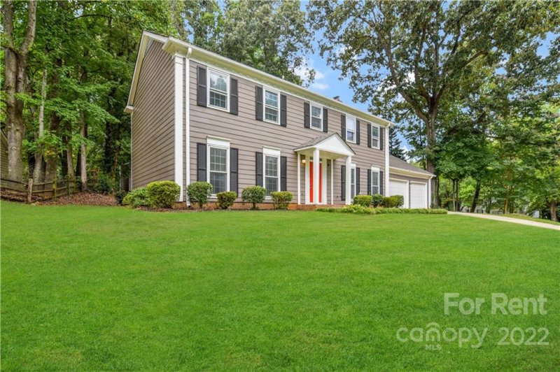 Property image 2 at 7311 Canyon Drive, Charlotte, NC 28262