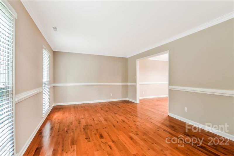 Property image 4 at 7311 Canyon Drive, Charlotte, NC 28262