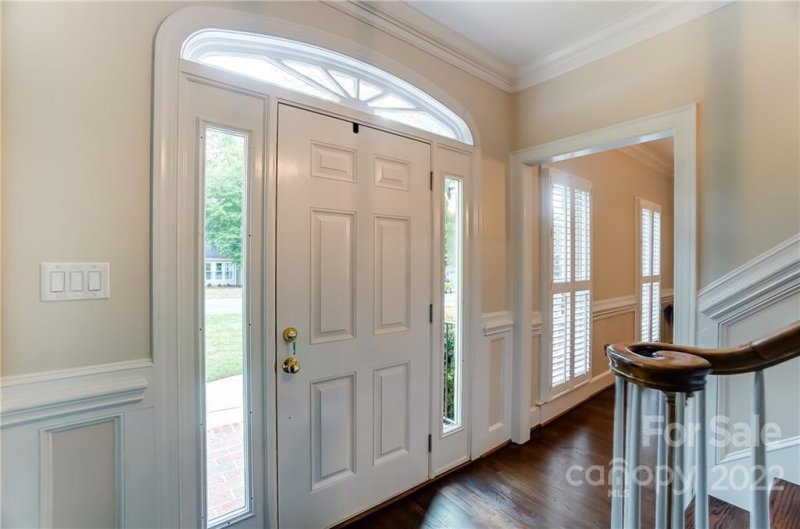 Property image 2 at 1101 Laurel Park Lane, Charlotte, NC 28270